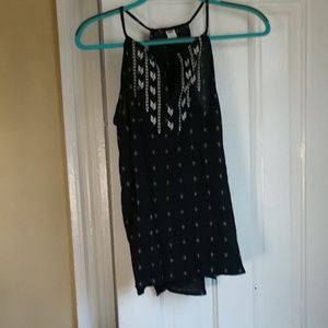 Black/white tank